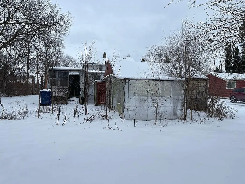 320 Lutzke Road Thomas Township MI 48609