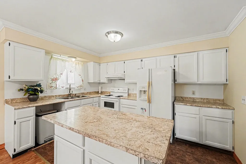 24213 Broadview Street Farmington Hills City MI 48336