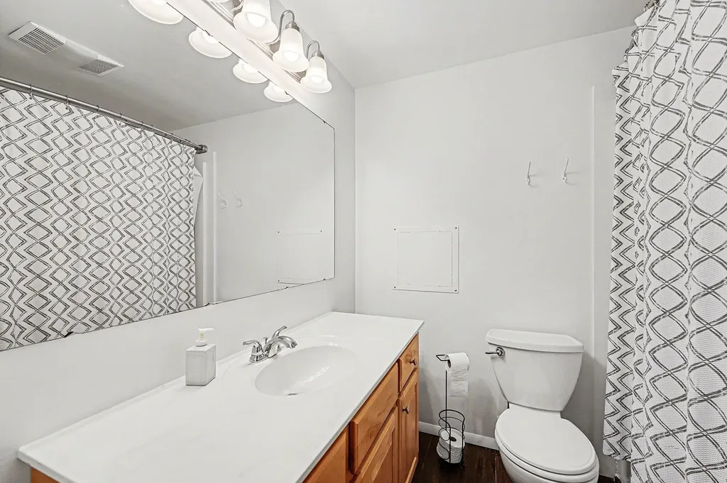 24213 Broadview Street Farmington Hills City MI 48336