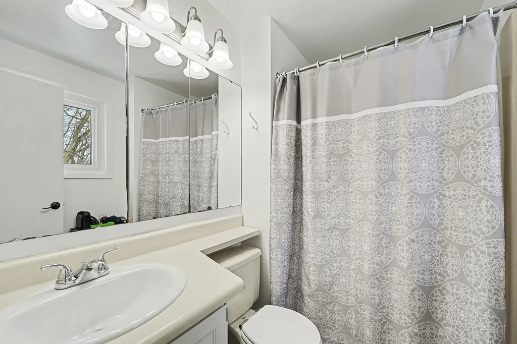 24213 Broadview Street Farmington Hills City MI 48336