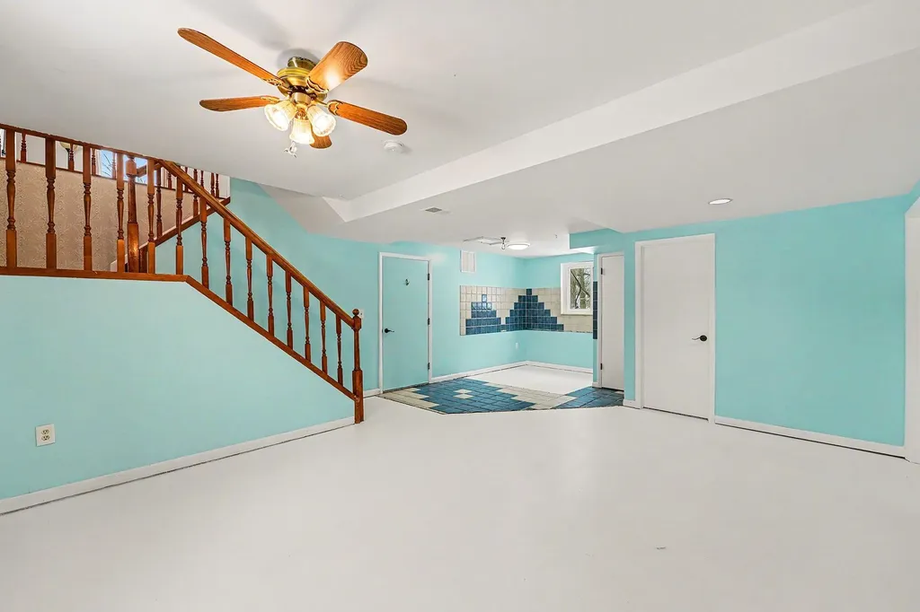24213 Broadview Street Farmington Hills City MI 48336