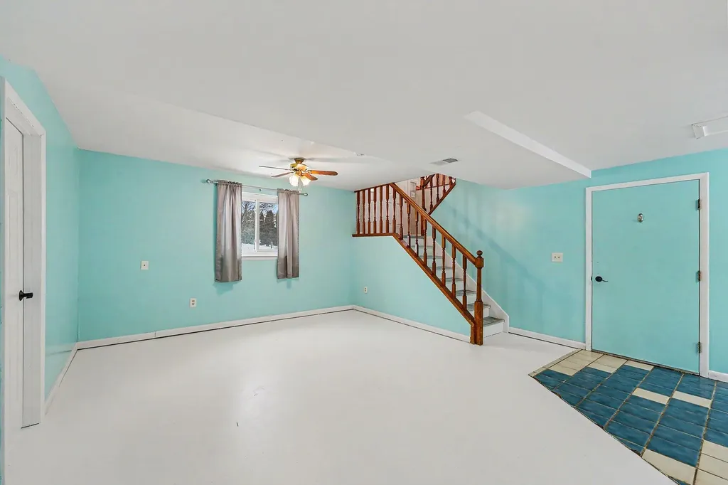 24213 Broadview Street Farmington Hills City MI 48336