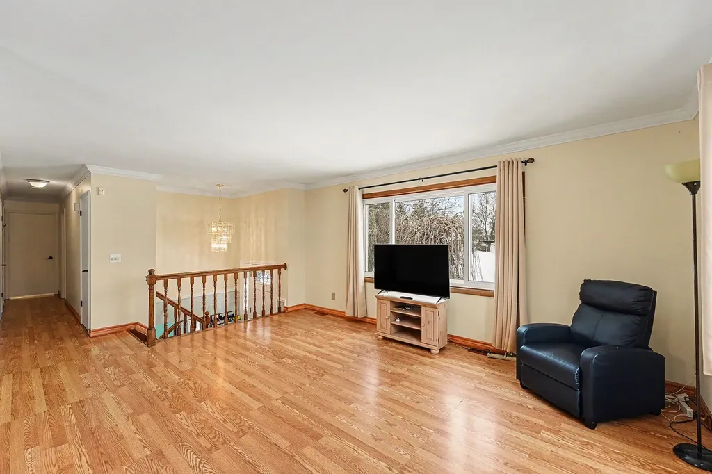 24213 Broadview Street Farmington Hills City MI 48336