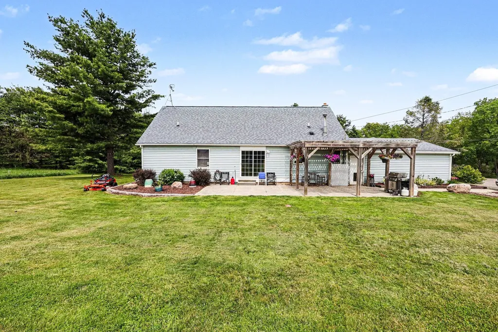 10955 Sooten Road Manchester Township MI 48158