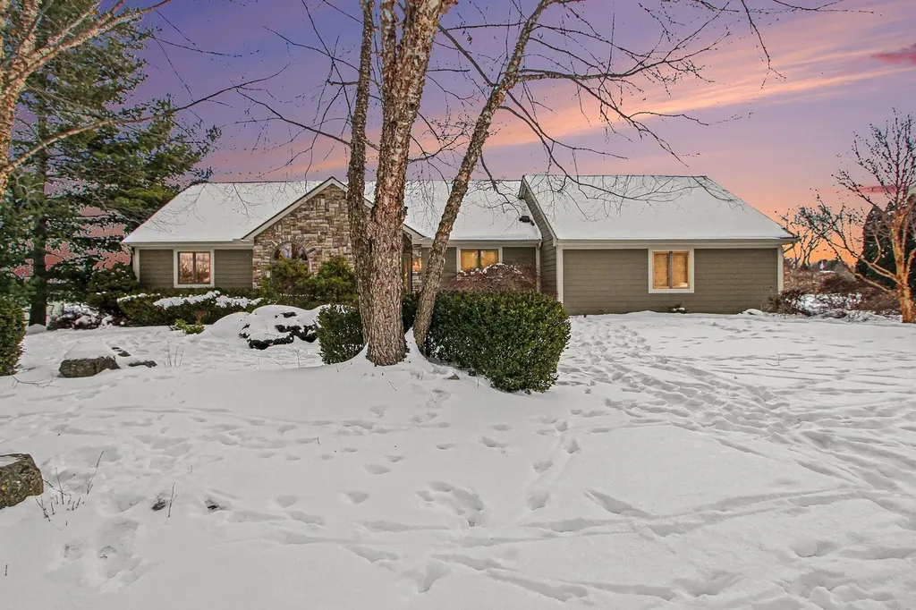 1335 N Silo Ridge Drive Pittsfield Charter Township MI 48108