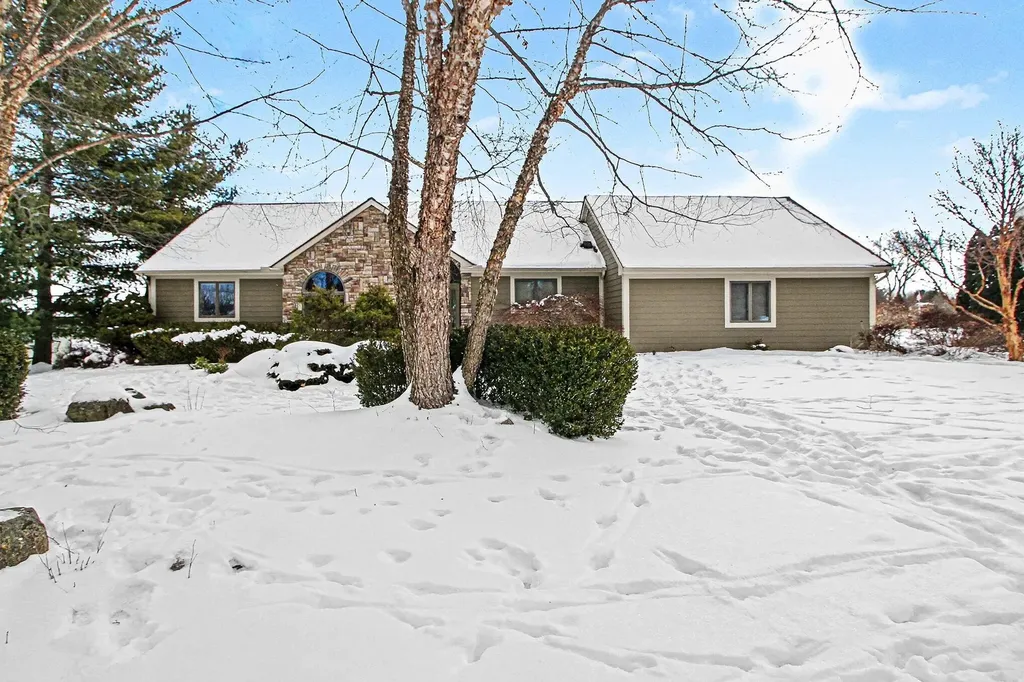 1335 N Silo Ridge Drive Pittsfield Charter Township MI 48108