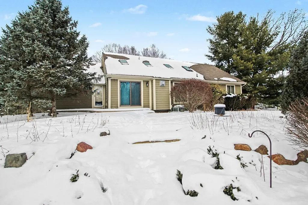 1335 N Silo Ridge Drive Pittsfield Charter Township MI 48108