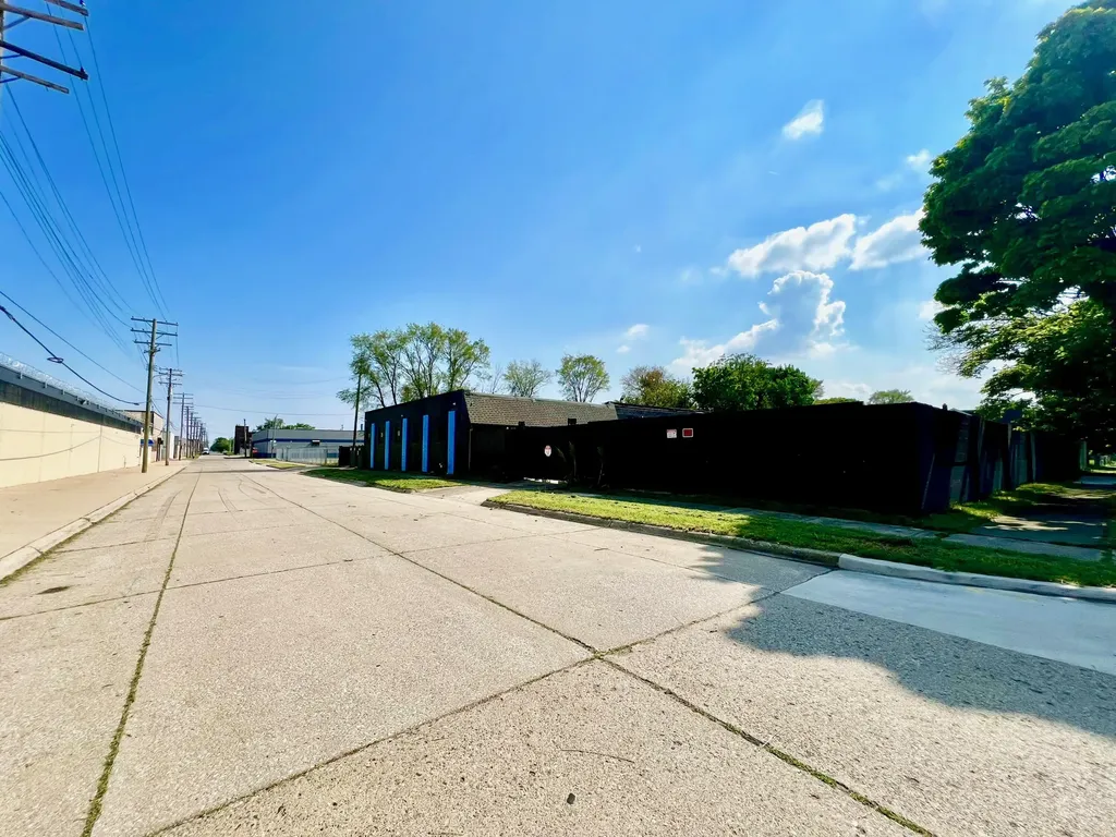 6450 E Hancock Street Detroit City MI 48207
