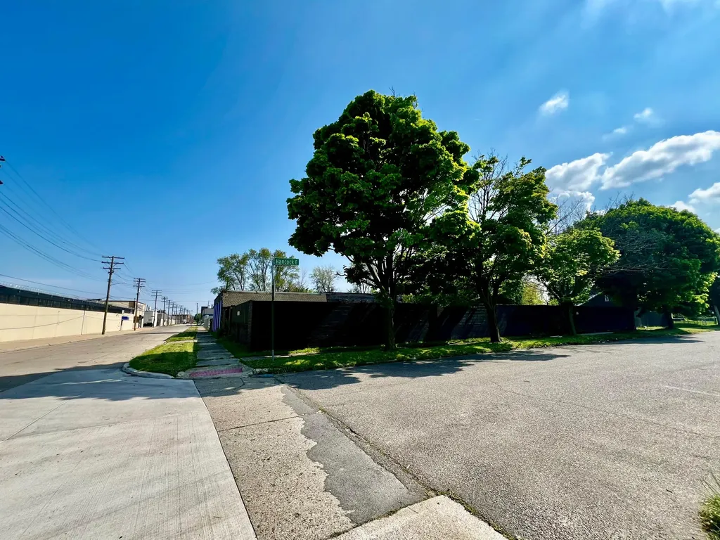 6450 E Hancock Street Detroit City MI 48207