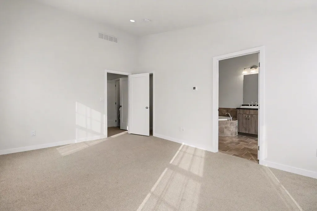 2824 Ridington Road Ann Arbor City MI 48105