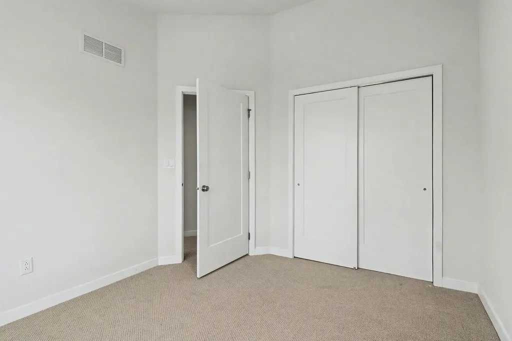 2824 Ridington Road Ann Arbor City MI 48105