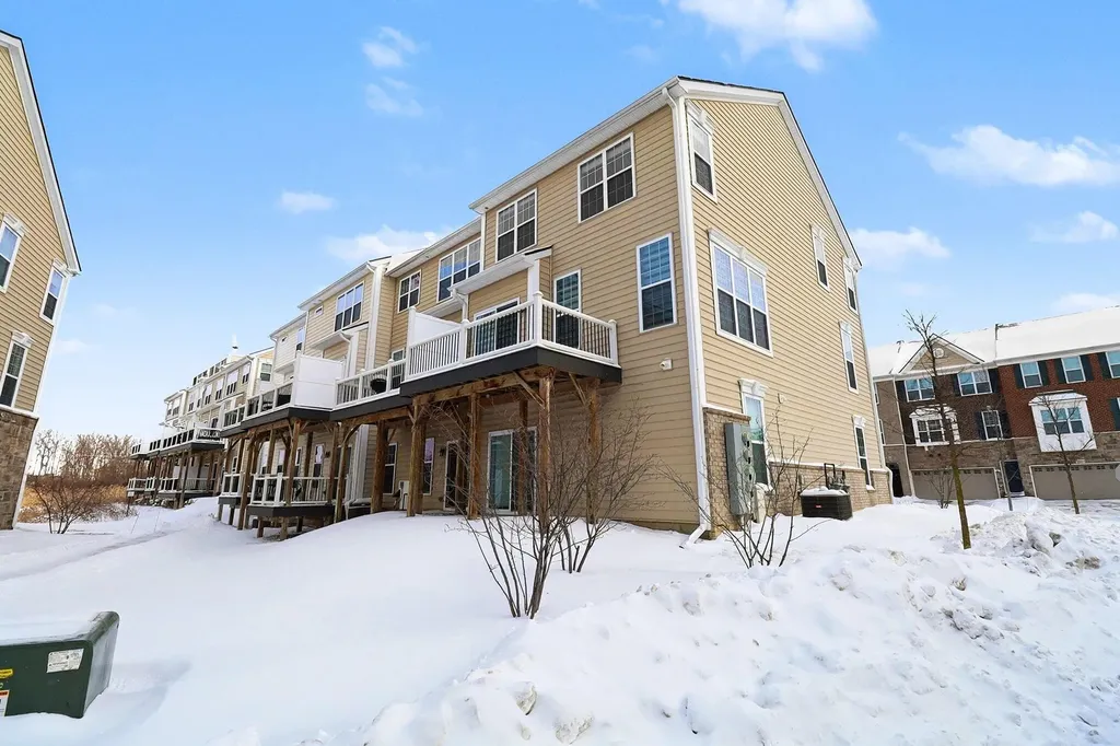 2824 Ridington Road Ann Arbor City MI 48105