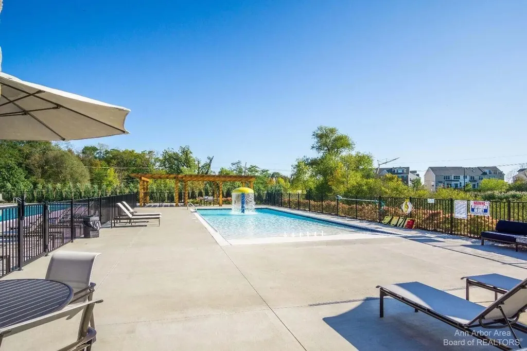 2824 Ridington Road Ann Arbor City MI 48105