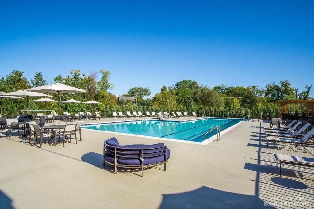 2824 Ridington Road Ann Arbor City MI 48105