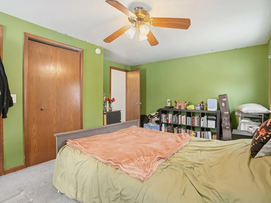 12126 Centralia Redford Charter Township MI 48239