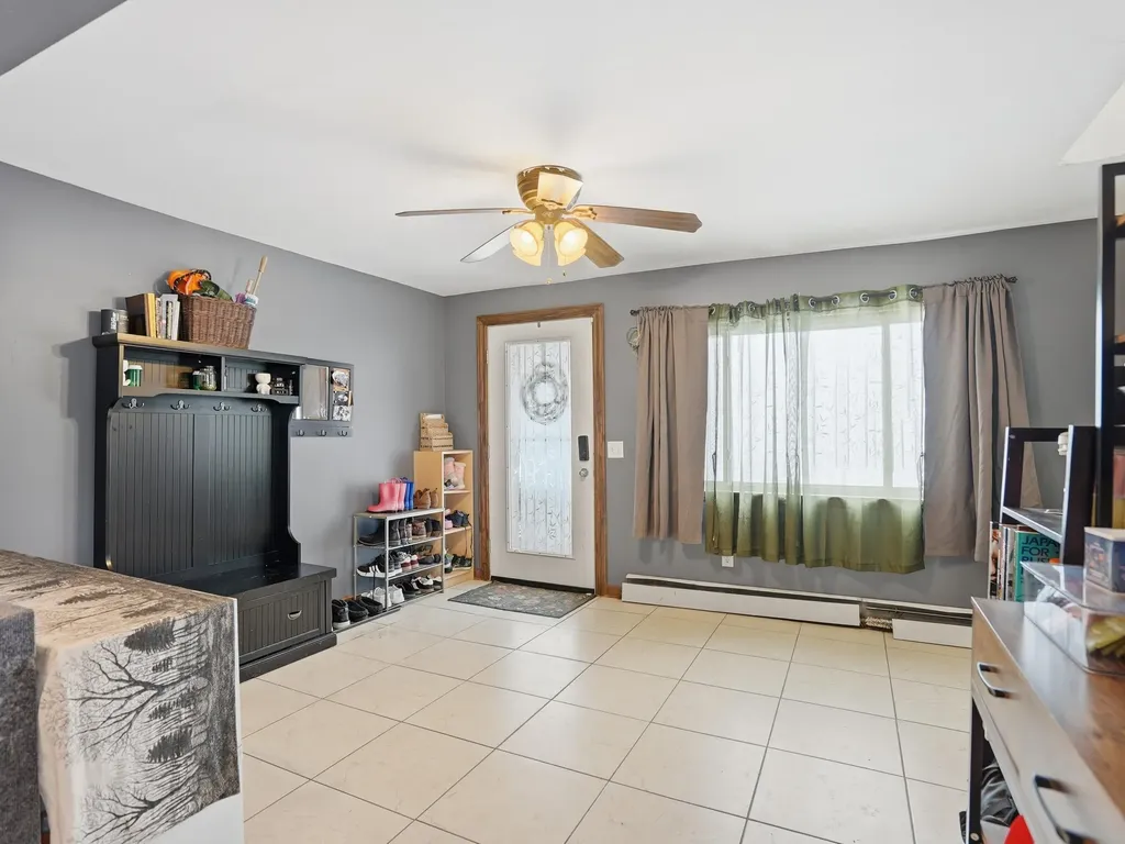12126 Centralia Redford Charter Township MI 48239