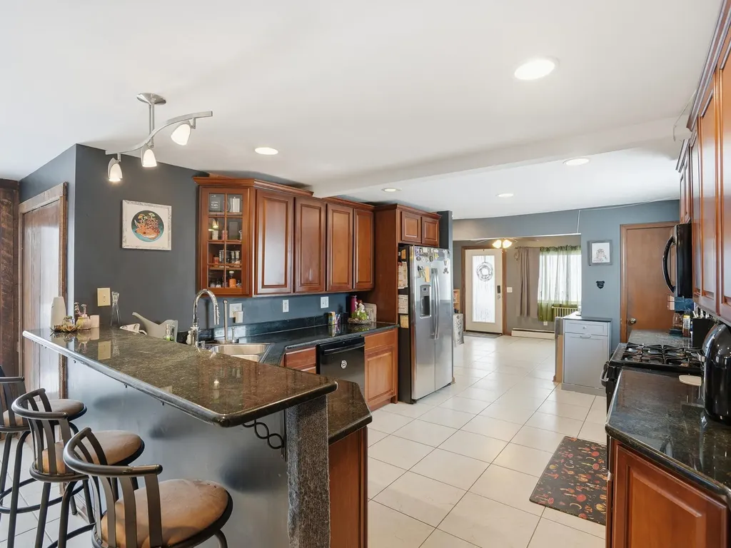 12126 Centralia Redford Charter Township MI 48239