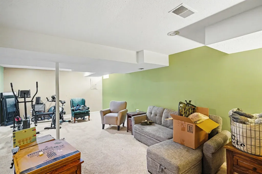 4404 Willow View Court Genoa Township MI 48843