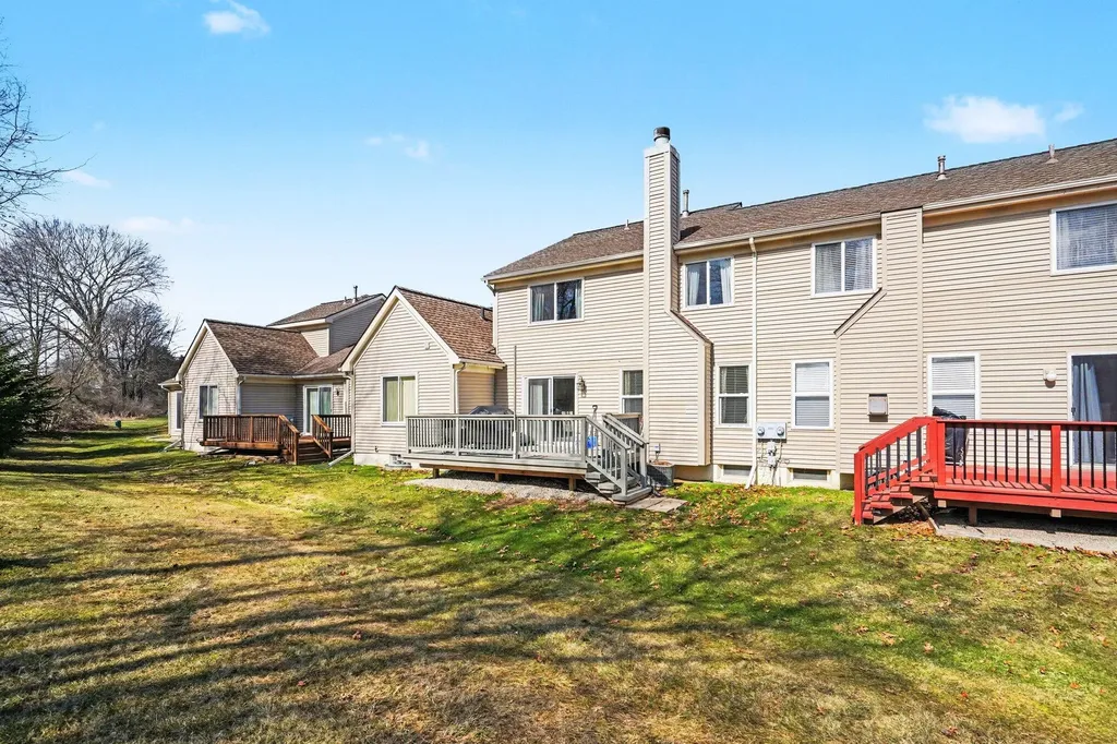 4404 Willow View Court Genoa Township MI 48843