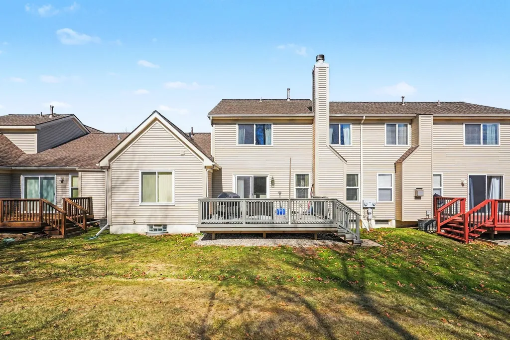 4404 Willow View Court Genoa Township MI 48843
