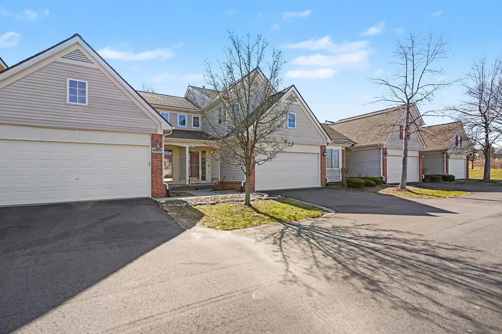 4404 Willow View Court Genoa Township MI 48843