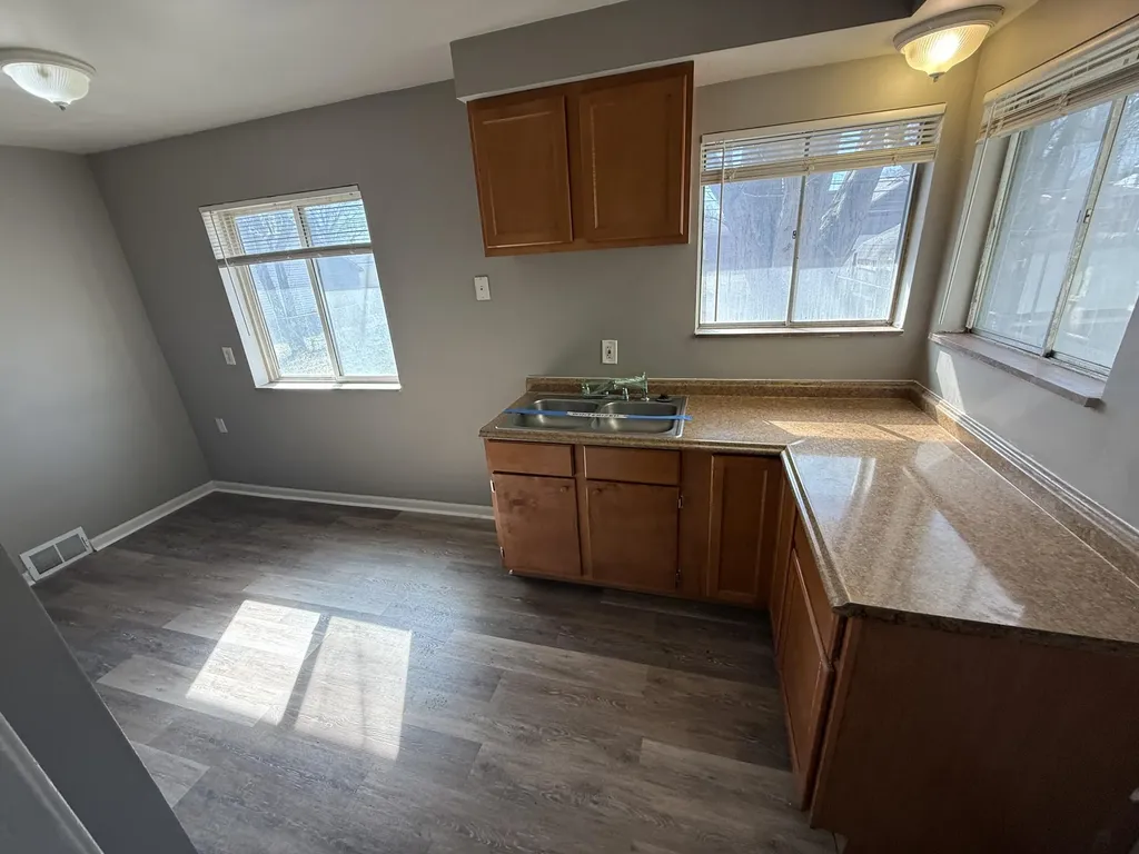 8134 Hudson Avenue Warren City MI 48089