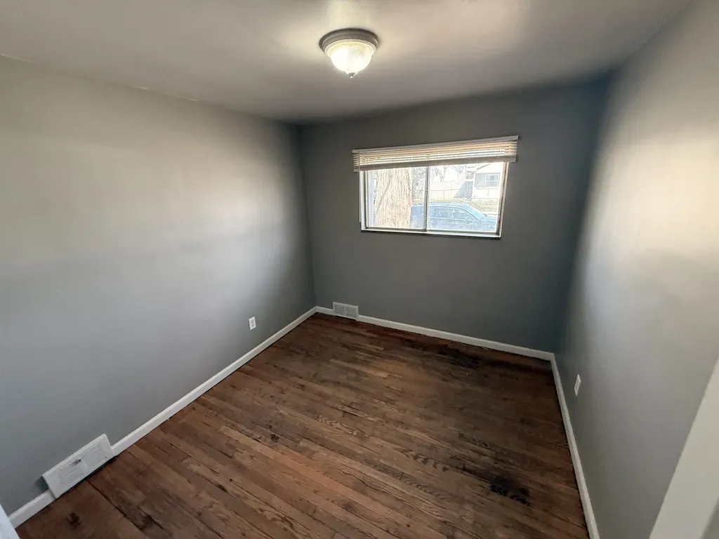 8134 Hudson Avenue Warren City MI 48089