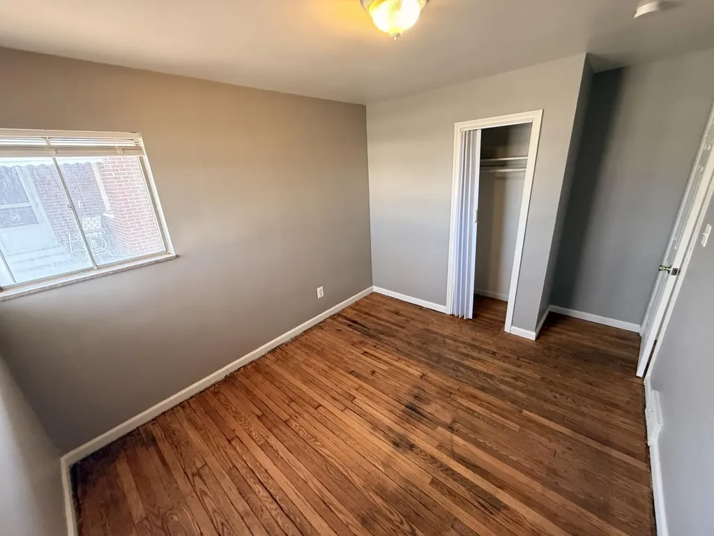 8134 Hudson Avenue Warren City MI 48089