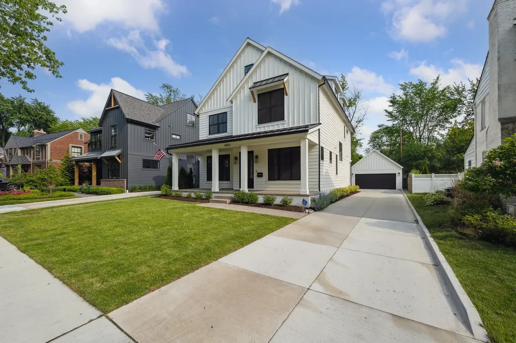 1053 Canterbury Street Birmingham City MI 48009