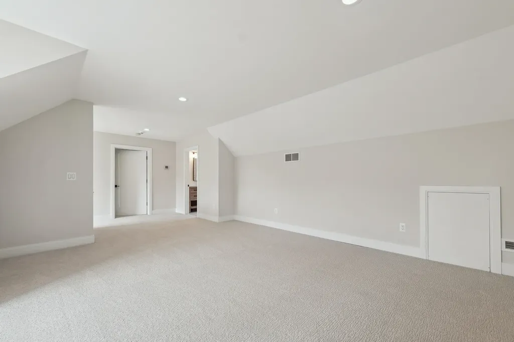 1053 Canterbury Street Birmingham City MI 48009