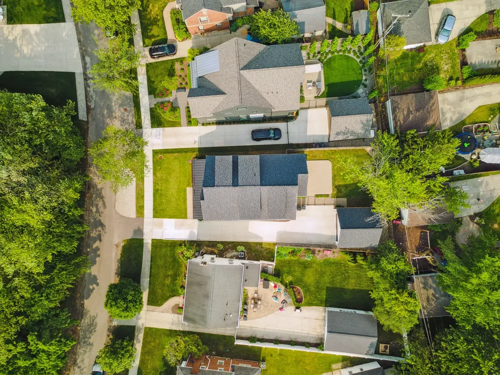 1053 Canterbury Street Birmingham City MI 48009
