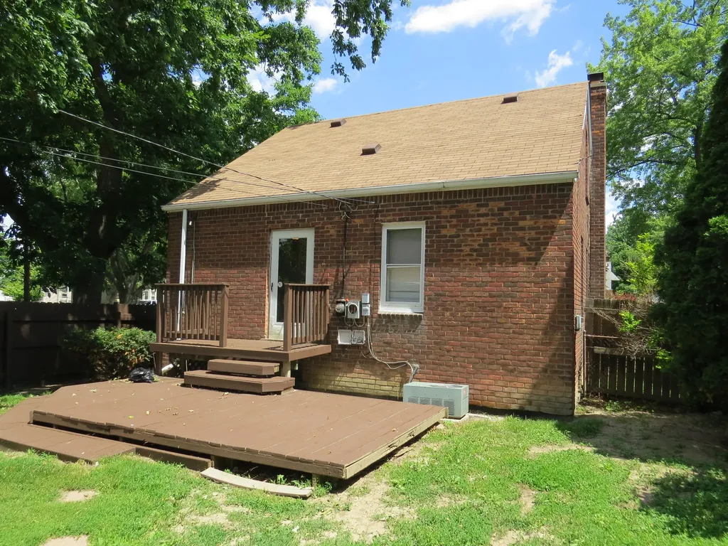 20204 Kenosha Street Harper Woods City MI 48225