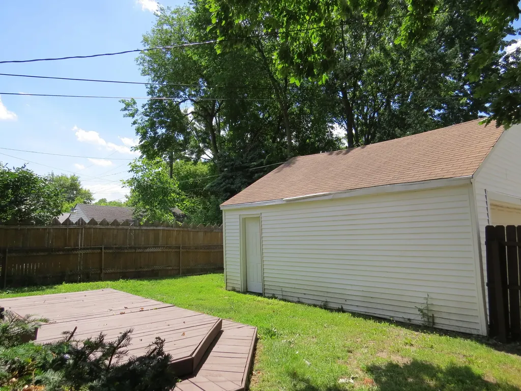 20204 Kenosha Street Harper Woods City MI 48225