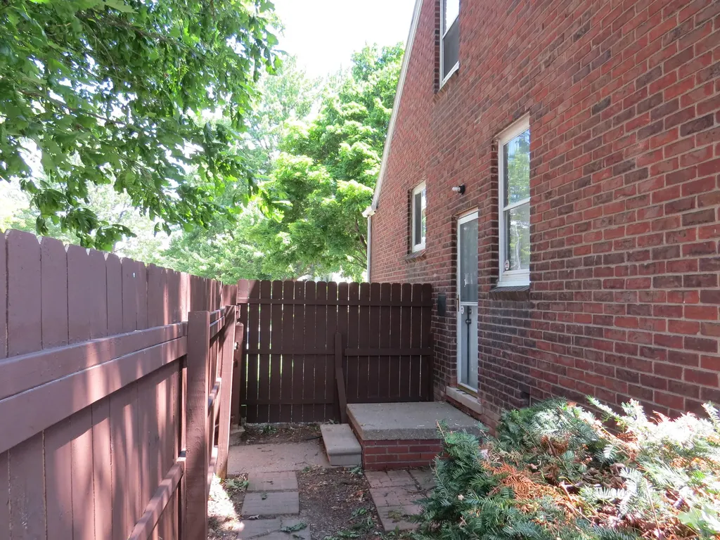 20204 Kenosha Street Harper Woods City MI 48225