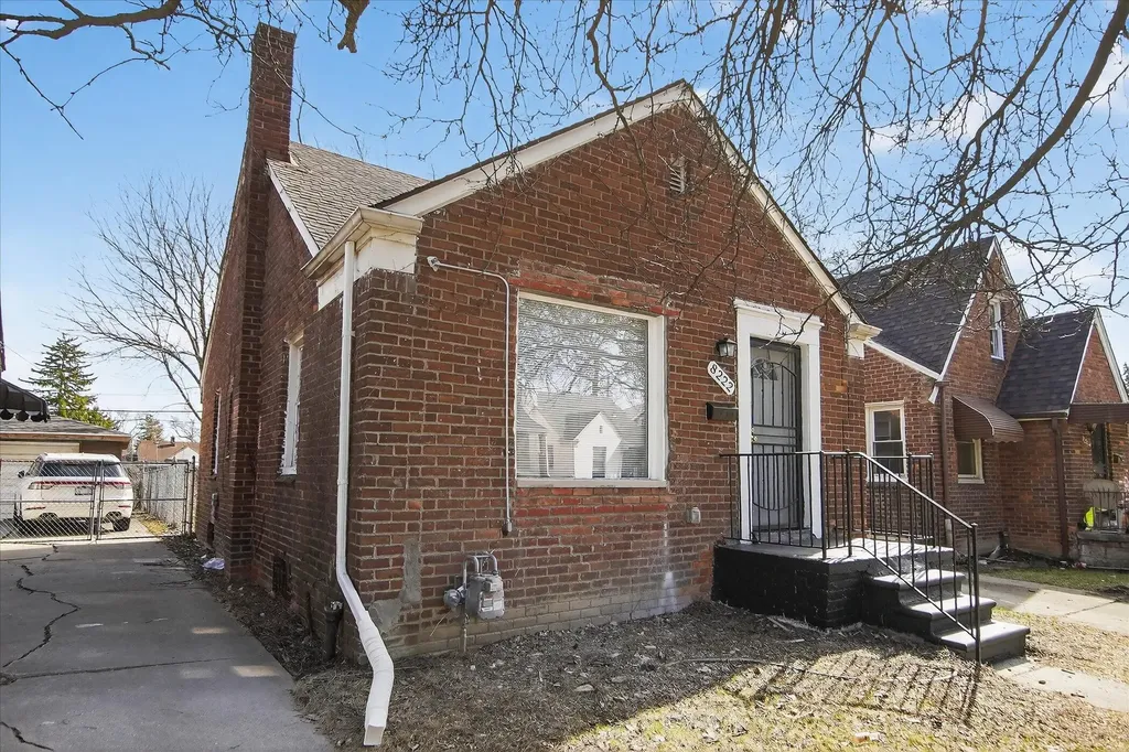 8222 Roselawn Street Detroit City MI 48204