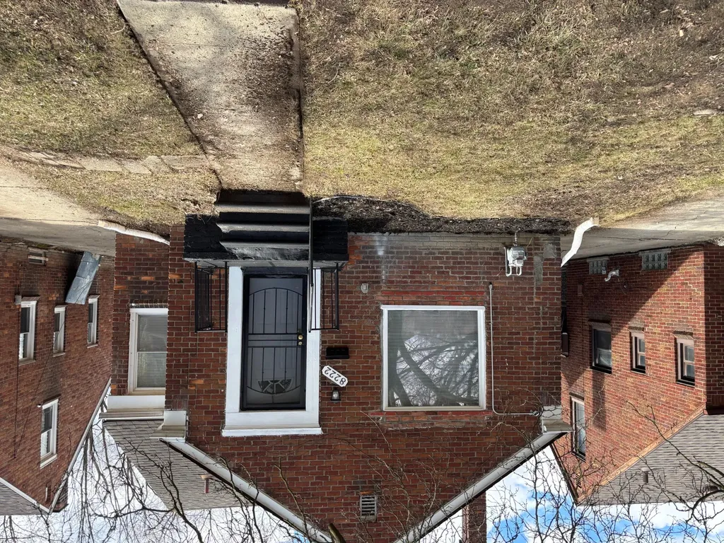 8222 Roselawn Street Detroit City MI 48204