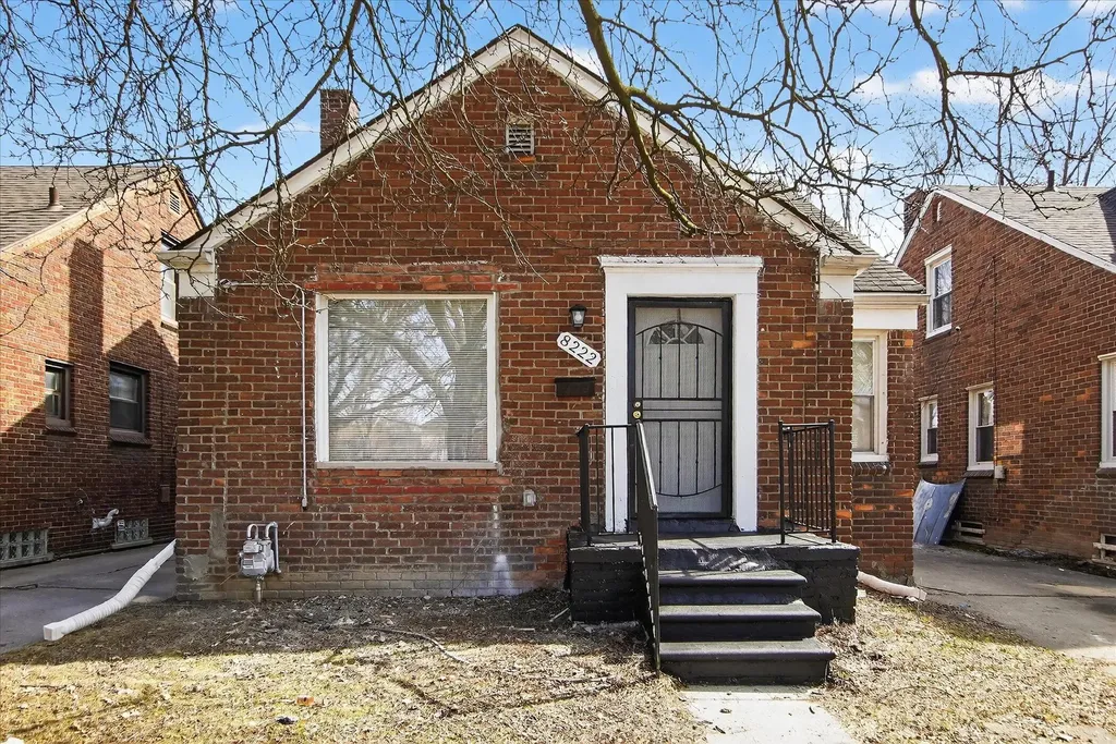 8222 Roselawn Street Detroit City MI 48204