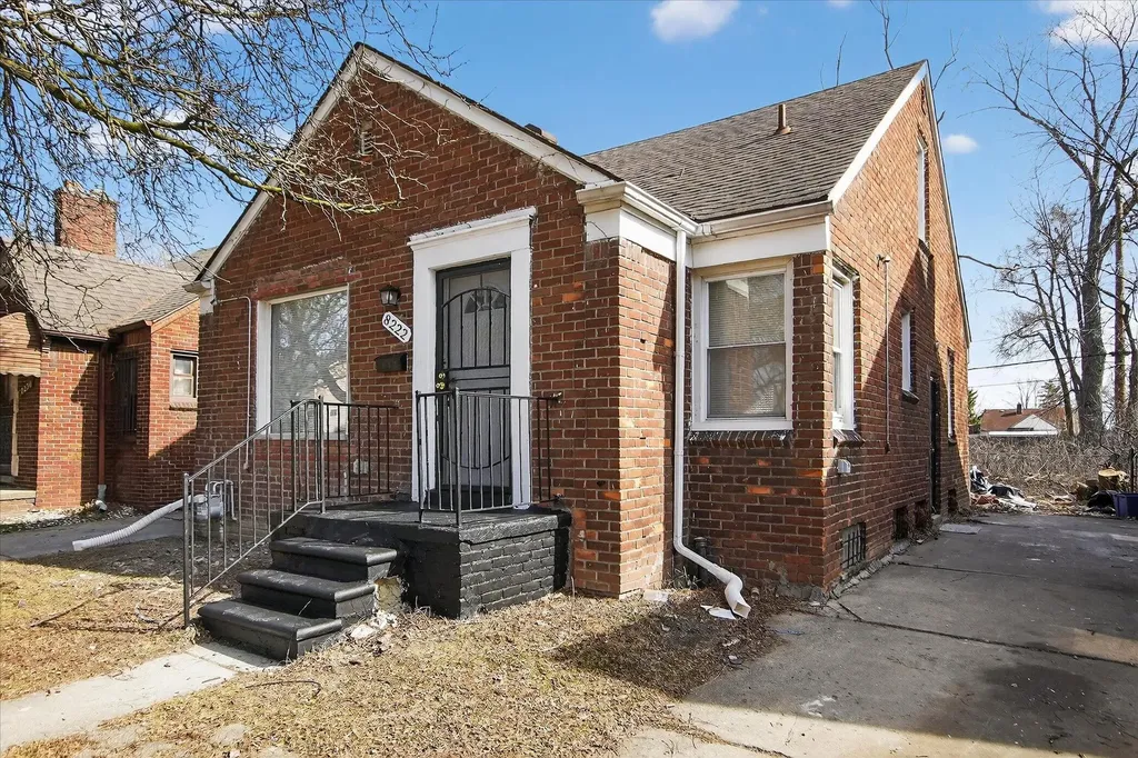 8222 Roselawn Street Detroit City MI 48204