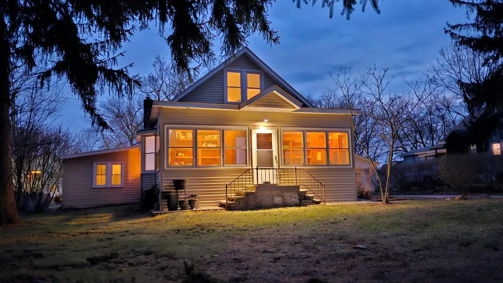 57751 Grand River Avenue Lyon Charter Township MI 48165