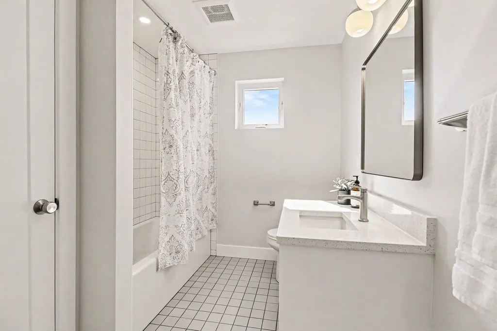 209 Sunset Road Ann Arbor City MI 48103