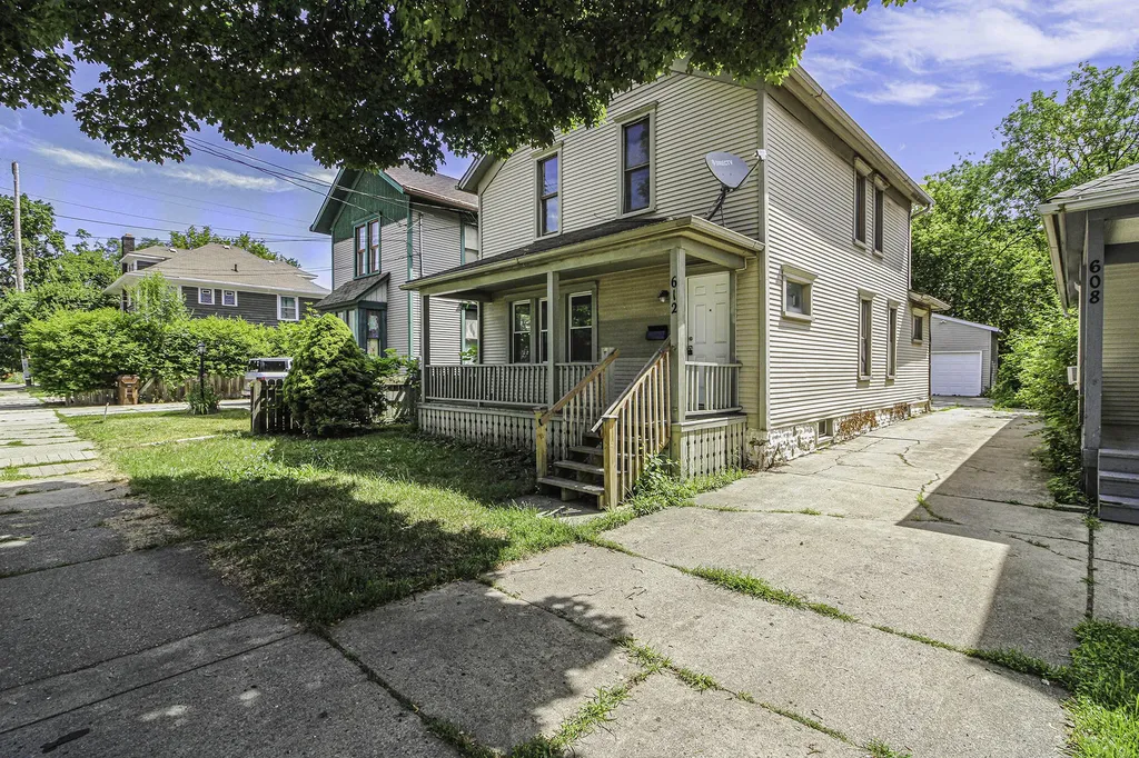 612 N Walnut Street Lansing City MI 48933