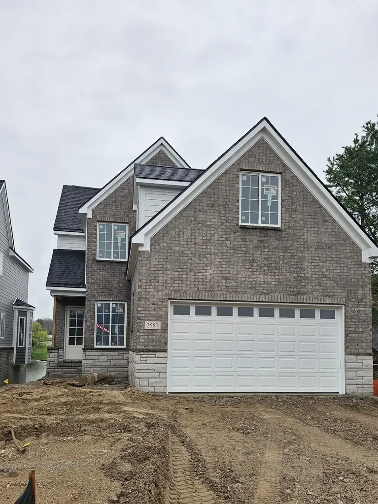 2587 Woodland Cove Drive Brighton Township MI 48114