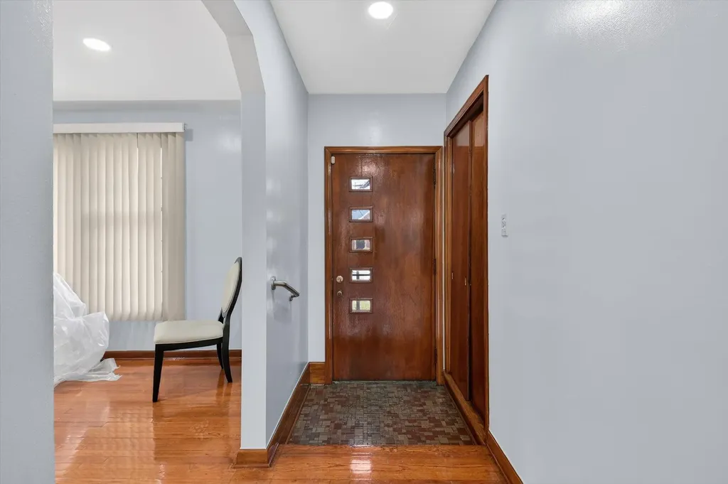 18759 Huntington Avenue Harper Woods City MI 48225