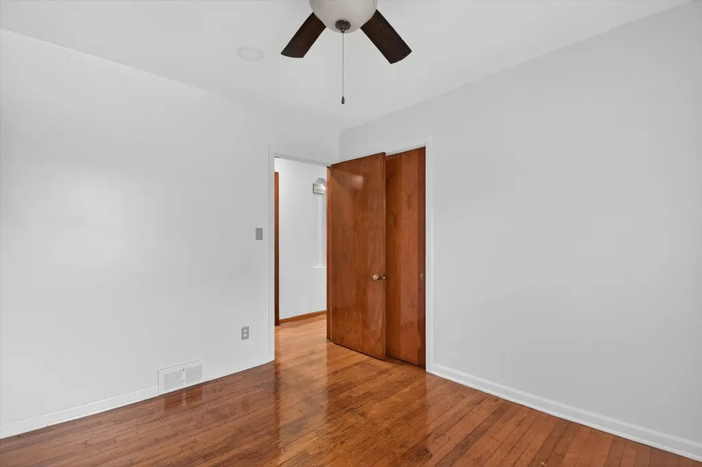 18759 Huntington Avenue Harper Woods City MI 48225