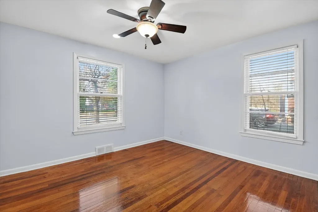 18759 Huntington Avenue Harper Woods City MI 48225