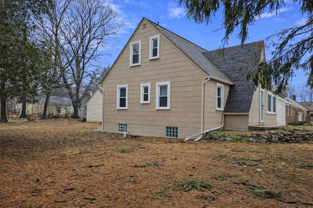 21671 Sunnyview Street Clinton Charter Township MI 48035