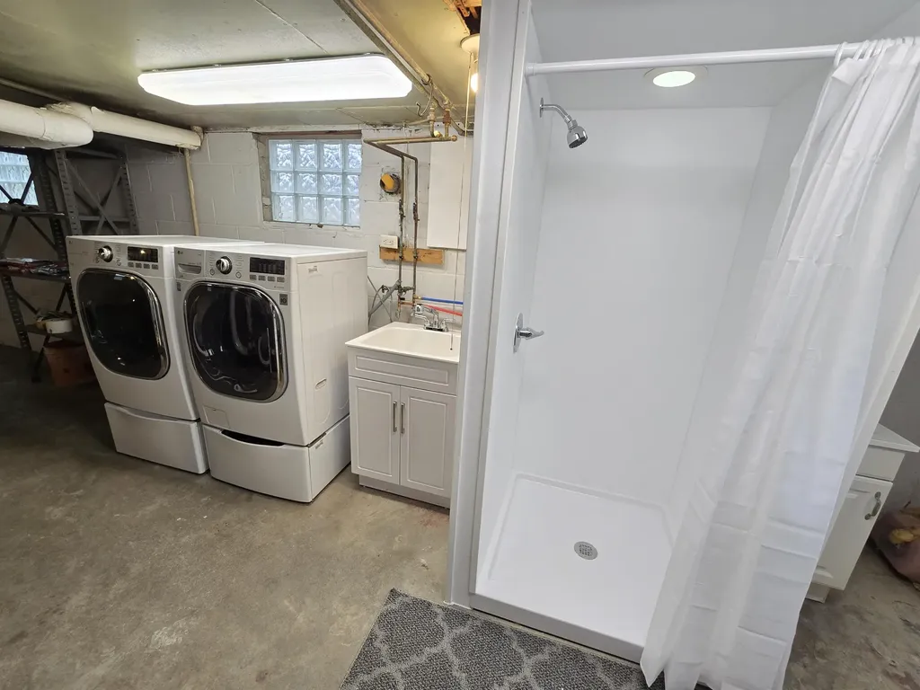 21671 Sunnyview Street Clinton Charter Township MI 48035