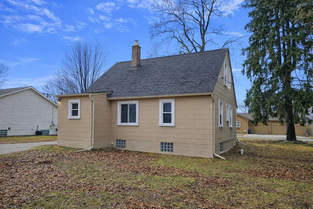 21671 Sunnyview Street Clinton Charter Township MI 48035
