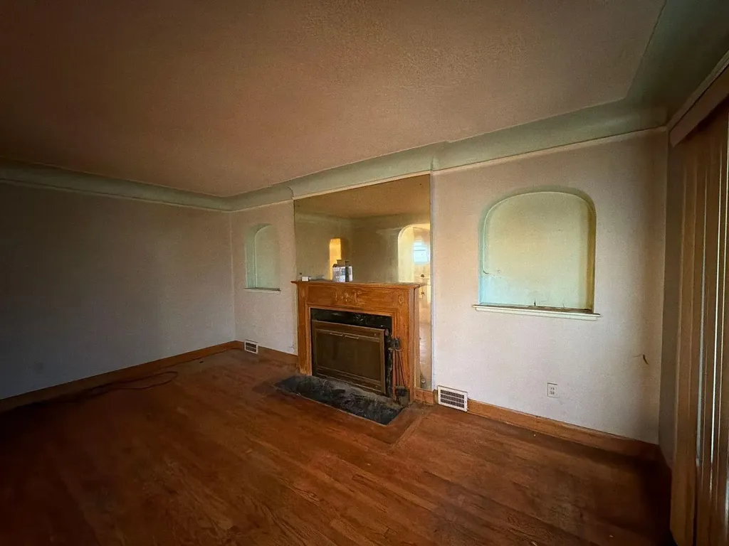 15775 Ward Avenue Detroit City MI 48227