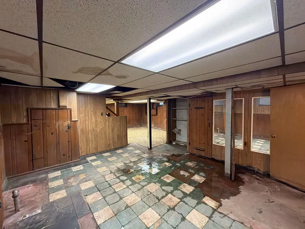 15775 Ward Avenue Detroit City MI 48227